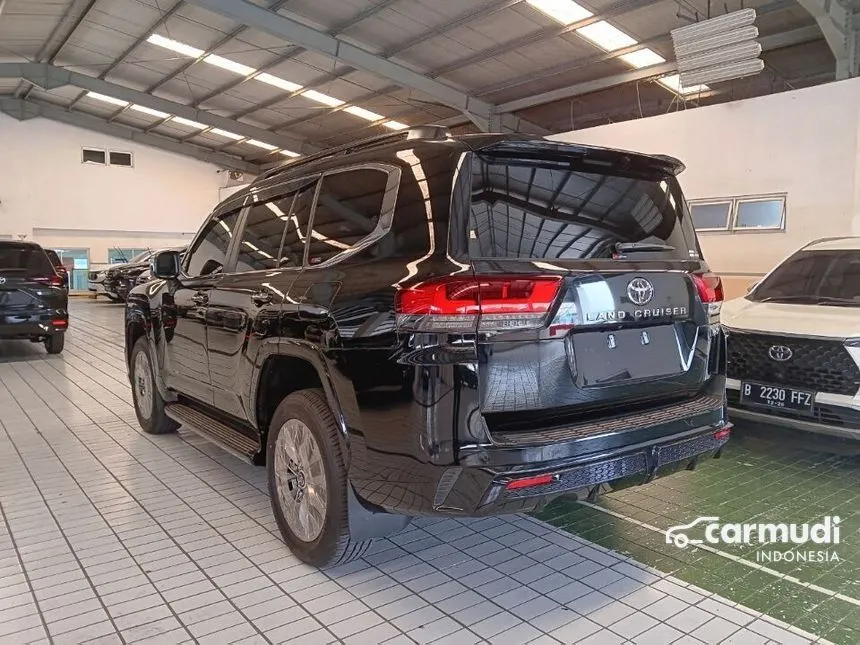 Jual Mobil Toyota Land Cruiser 2024 VX