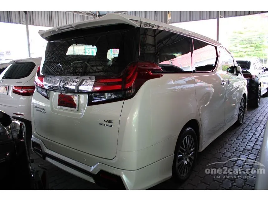 2016 Toyota Alphard Executive Lounge Van