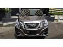 Hyundai H1 Royale CRDi Diesel AT Facelift Coklat - 2016 - Low Km32rb Record