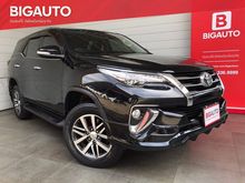 2015 Toyota Fortuner 2.8 (ปี 15-18) V Wagon AT