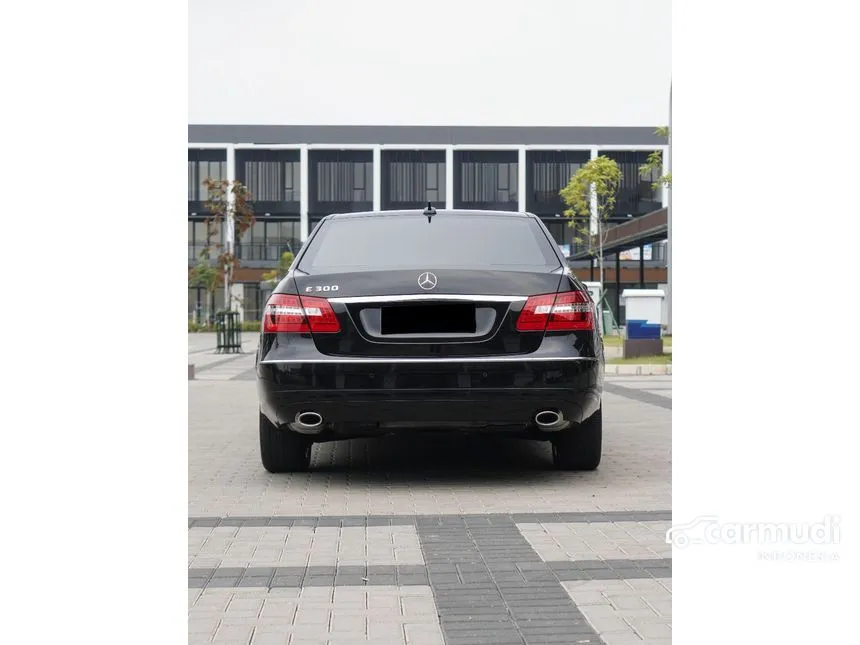 2011 Mercedes-Benz E300 Elegance Sedan