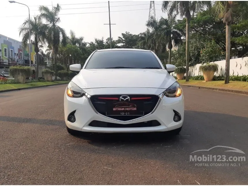 Jual Mobil Mazda 2 2015 R 1.5 di Banten Automatic Hatchback Putih Rp 165.000.000