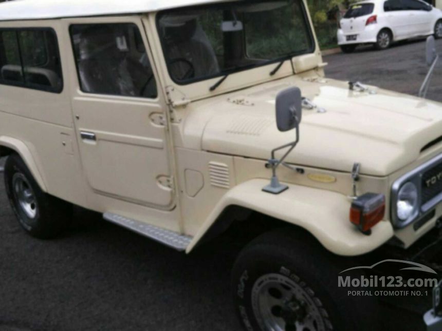 jual mobil toyota land cruiser 1980 4 2 manual 4 2 di jawa barat manual jeep putih rp 375 000 000 4242087 mobil123 com jual mobil toyota land cruiser 1980 4 2 manual 4 2 di jawa barat manual jeep putih rp 375 000 000 4242087 mobil123 com