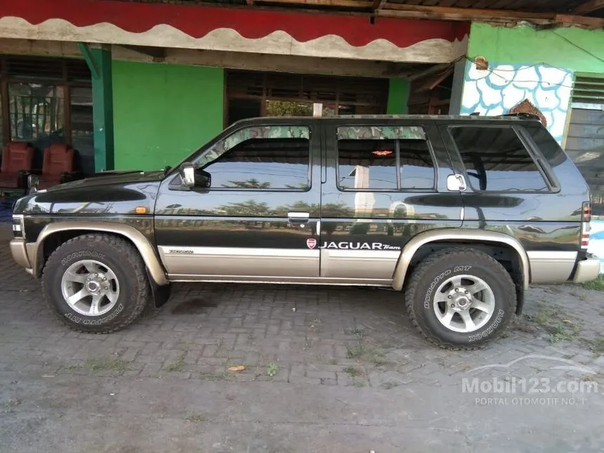 Jual Mobil Nissan Terrano 1998 SGX 2.4 di Jawa Timur Manual SUV Hijau Rp 57.000.000