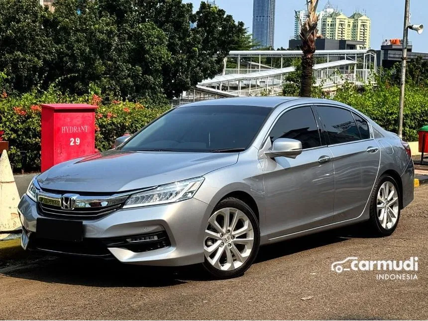 Jual Mobil Honda Accord 2017 VTi