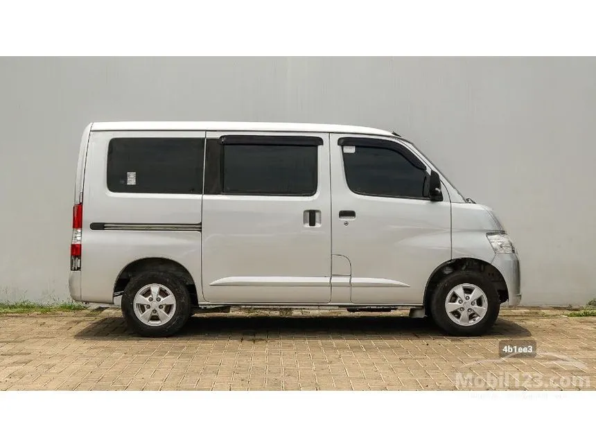 2019 Daihatsu Gran Max Mini Bus D Van