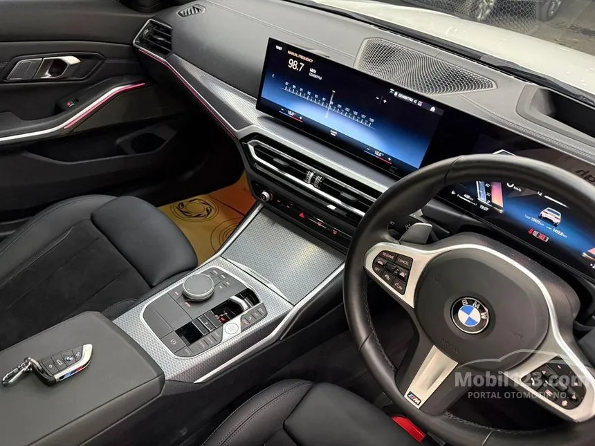 2024 BMW 330i M Sport Pro Sedan
