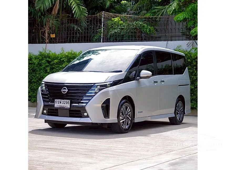 2025 Nissan SERENA e-Power Highway Star Van