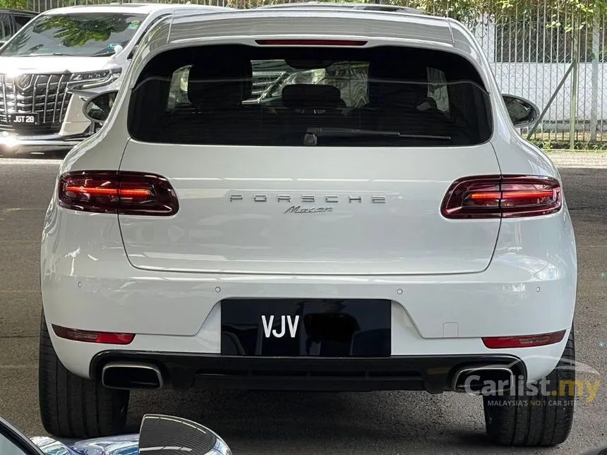 2015 Porsche Macan SUV