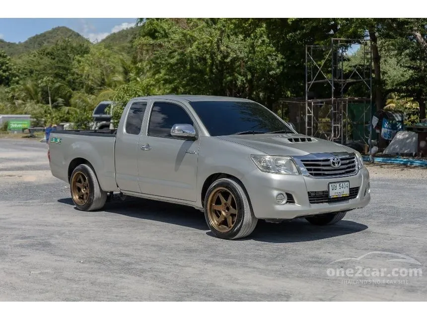 2013 Toyota Hilux Vigo J Pickup