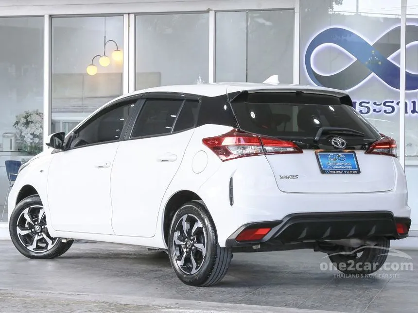 2024 Toyota YARIS Sport Hatchback