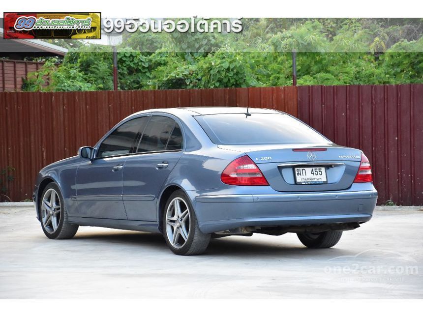 2005 Mercedes-Benz E200 Kompressor Avantgarde Sedan