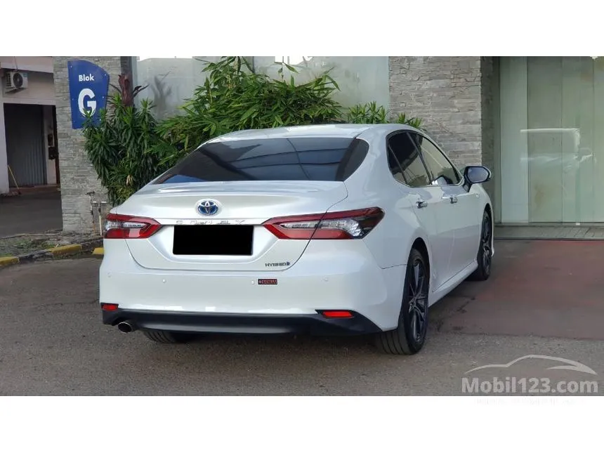 2023 Toyota Camry Hybrid Sedan
