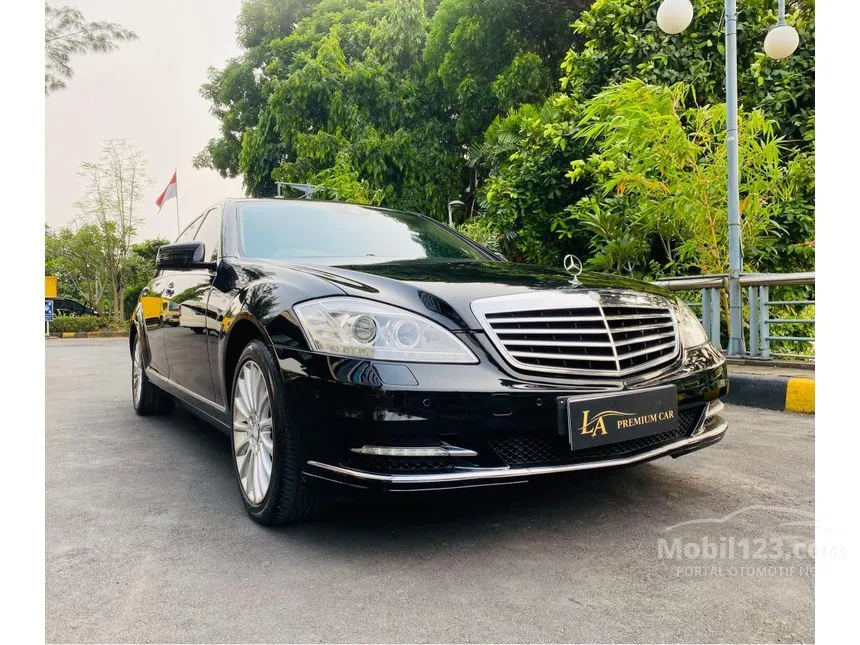 2011 Mercedes-Benz S300L Solitaire Sedan