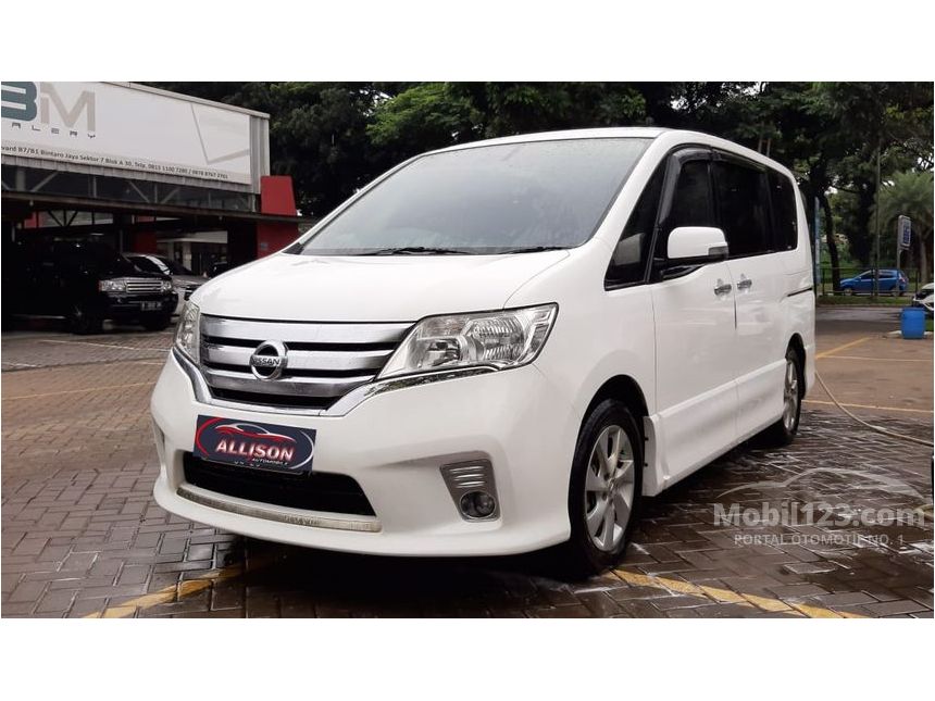 Nissan serena 2013