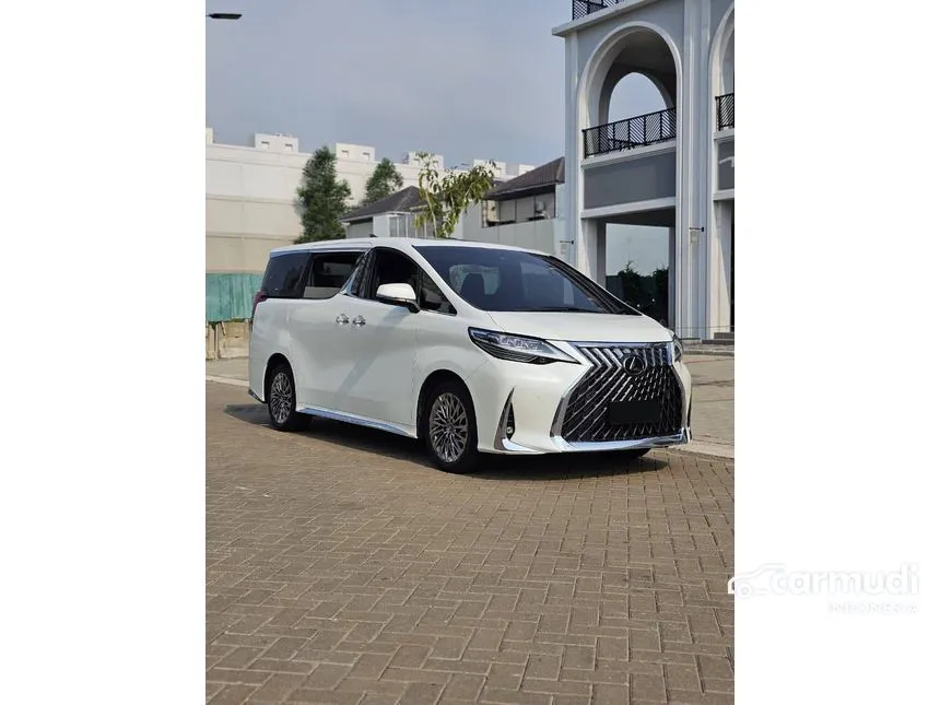 2022 Lexus LM 350 7 Seater MPV