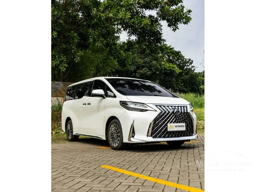 Jual Mobil Lexus LM 350 2020 4 Seater 3.5 di Banten Automatic MPV Putih Rp 1.175.000.000