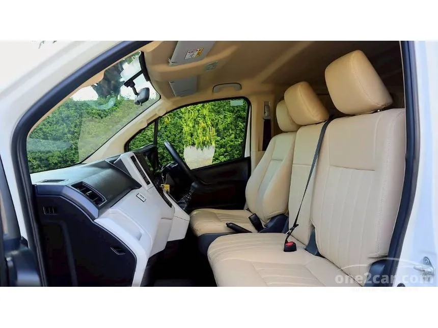 2019 Toyota HIACE GL Van