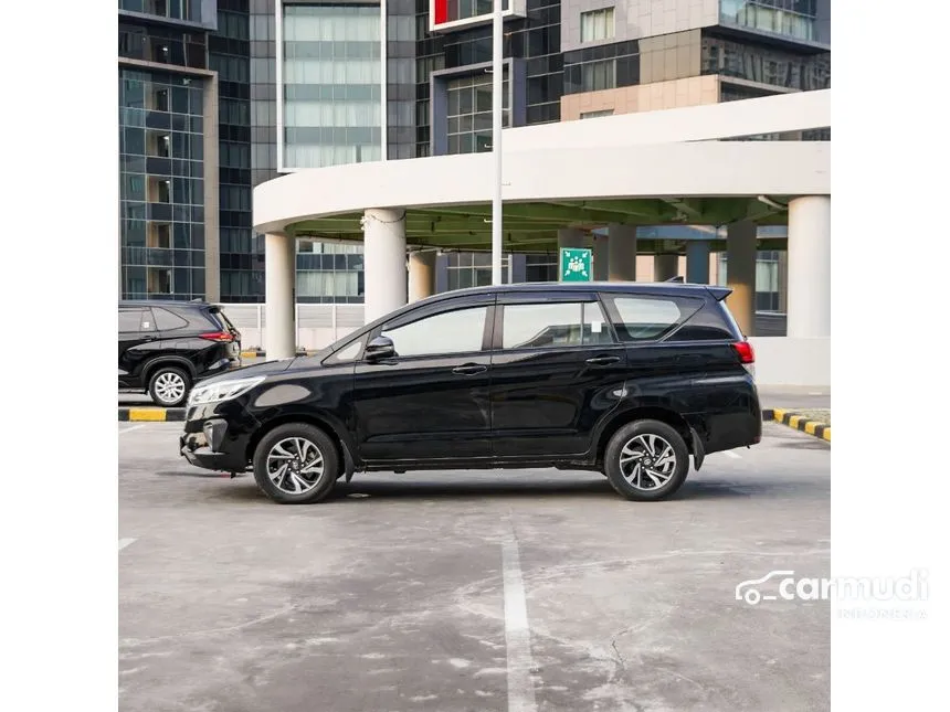 2022 Toyota Kijang Innova V MPV