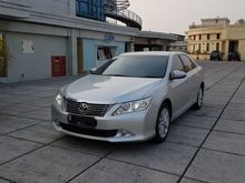 2014 Toyota Camry 2.5 V Sedan