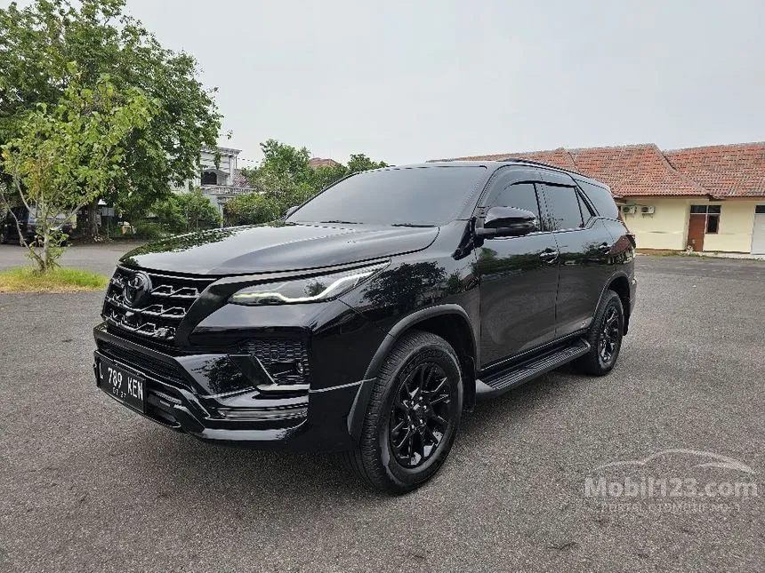 Jual Mobil Toyota Fortuner 2022 GR Sport 4X2 2.8 di Jawa Timur Automatic SUV Hitam Rp 520.000.000