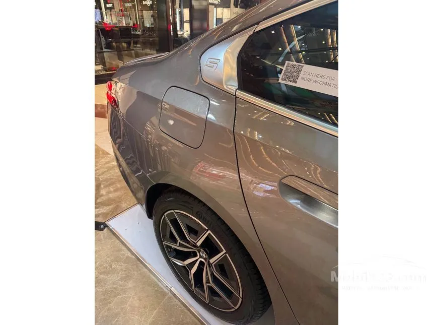 2025 BMW 520i M Sport Sedan