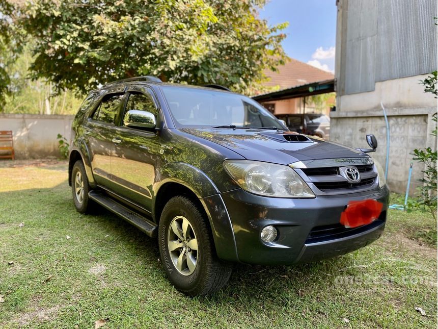 Toyota fortuner 2006 год