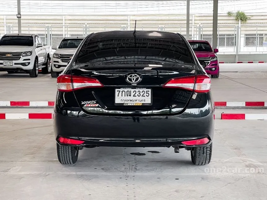 2018 Toyota Yaris Ativ J Sedan