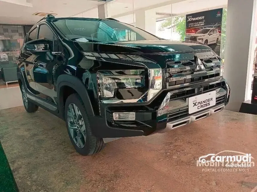 Jual Mobil Mitsubishi Xpander 2024 CROSS Premium Package 1.5 di Jawa Barat Automatic Wagon Hitam Rp 320.000.000