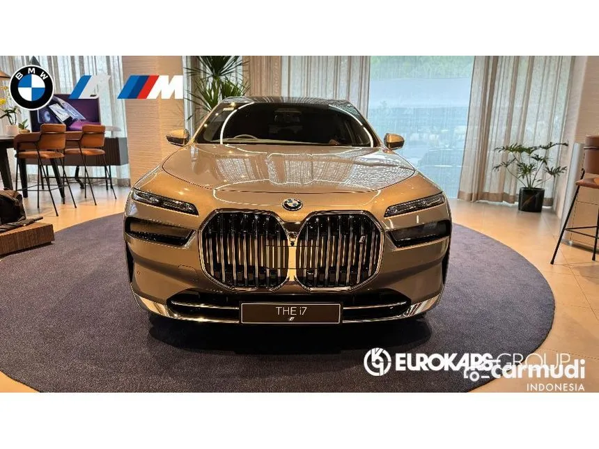 Jual Mobil BMW i7 2024 xDrive60 Gran Lusso di Banten Automatic Sedan Abu