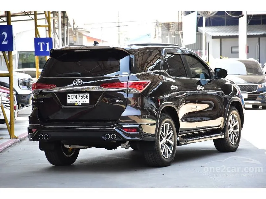 2016 Toyota FORTUNER V SUV