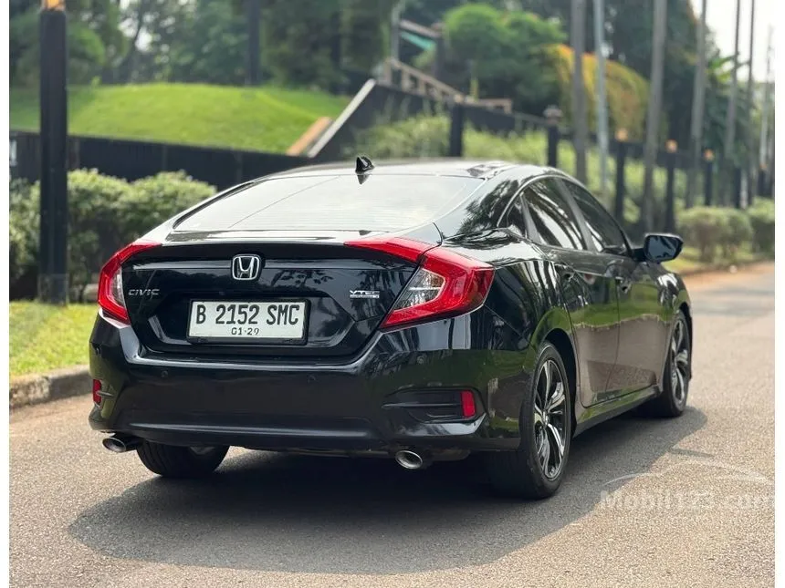 2016 Honda Civic ES Sedan