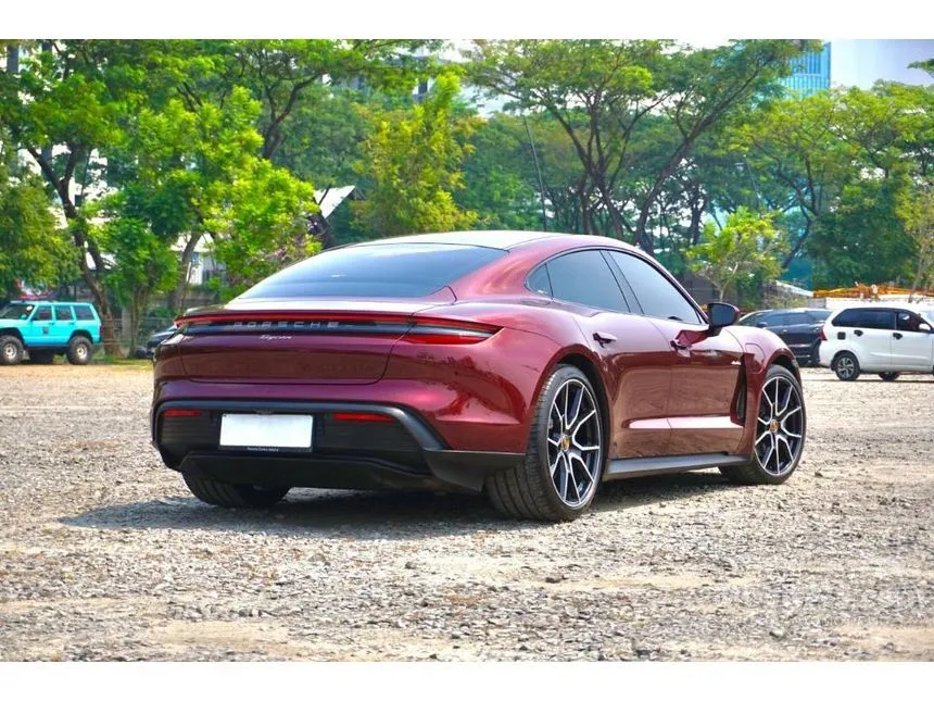 2021 Porsche Taycan Performance Battery Plus Sedan
