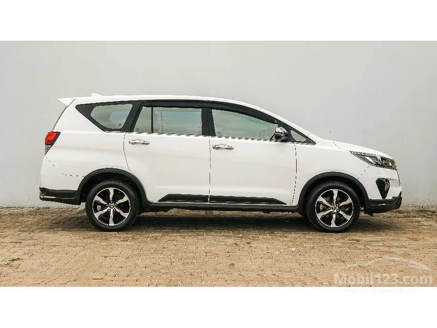 2021 Toyota Kijang Innova Venturer MPV
