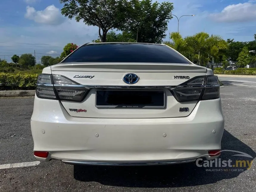 2015 Toyota Camry Hybrid Sedan