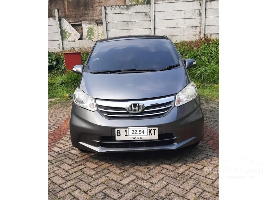 Jual Mobil Honda Freed 2013 E 1.5 di Jawa Barat Automatic MPV Abu