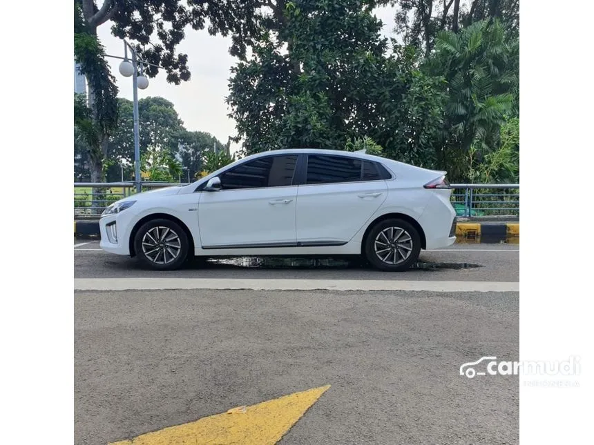 2021 Hyundai IONIQ Signature Coupe