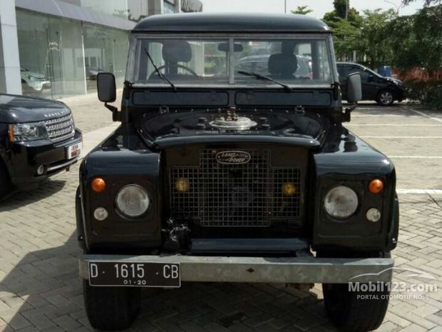 Land Rover Defender Mobil Bekas Baru dijual di Indonesia 