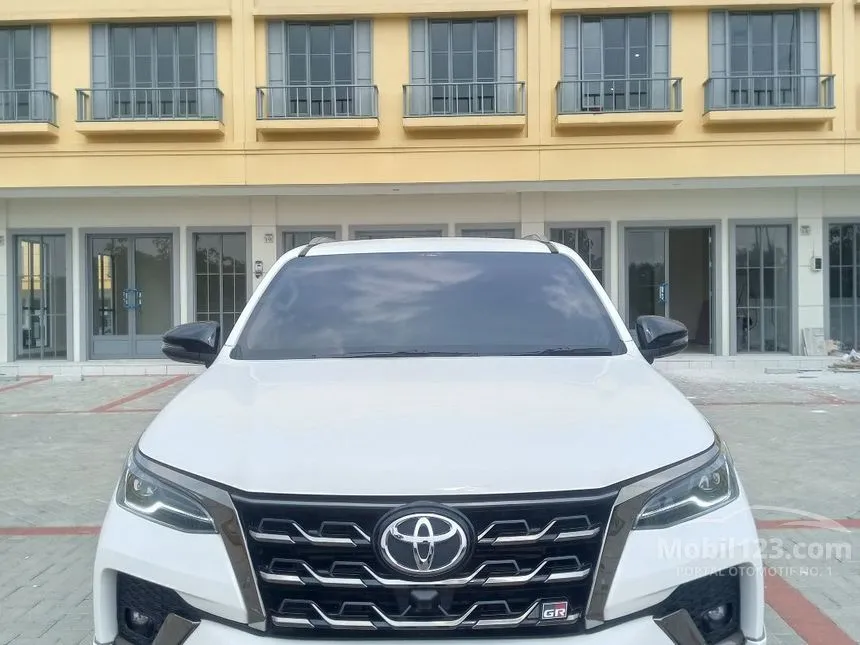 Jual Mobil Toyota Fortuner 2023 GR Sport 2.8 di DKI Jakarta Automatic SUV Putih Rp 560.000.000