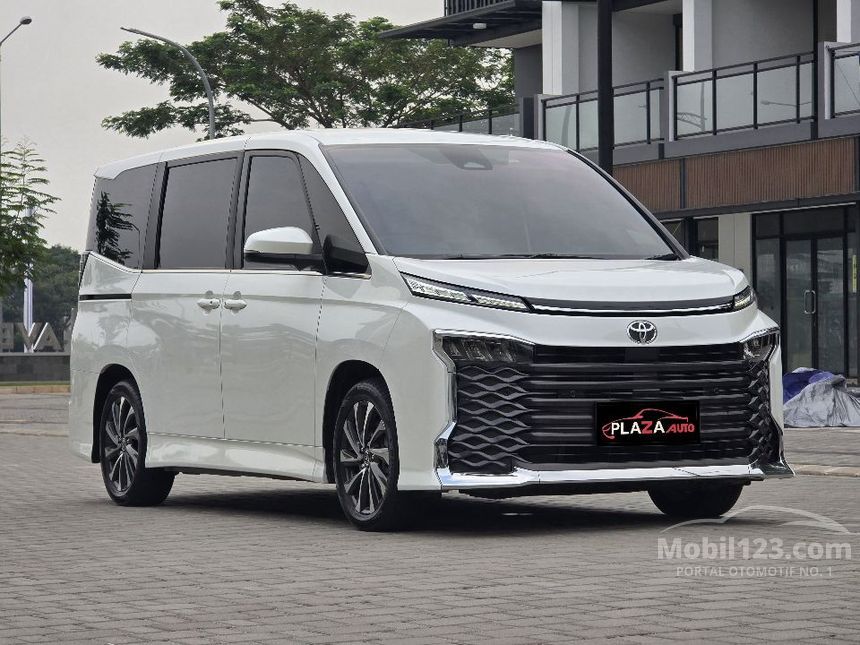 Jual Mobil Toyota Voxy 2022 (Premium Color) 2.0 di DKI Jakarta ...