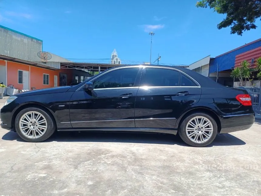 2012 Mercedes-Benz E200 CGI BlueEFFICIENCY Sedan