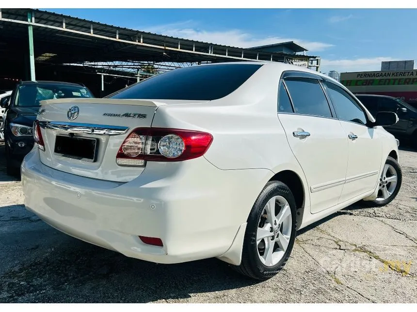 2011 Toyota Corolla Altis V Sedan