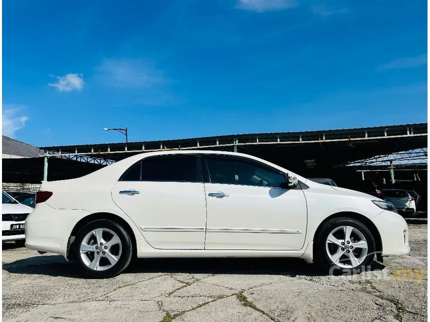 2011 Toyota Corolla Altis V Sedan