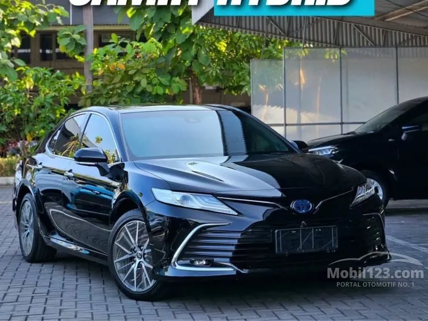Jual Mobil Toyota Camry 2024 HV TSS 2 2.5 di Jawa Barat Automatic Sedan Hitam Rp 800.000.000