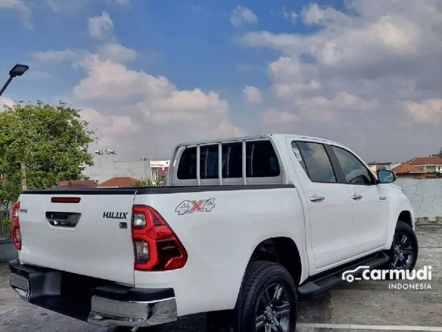 2023 Toyota Hilux V Pick-up