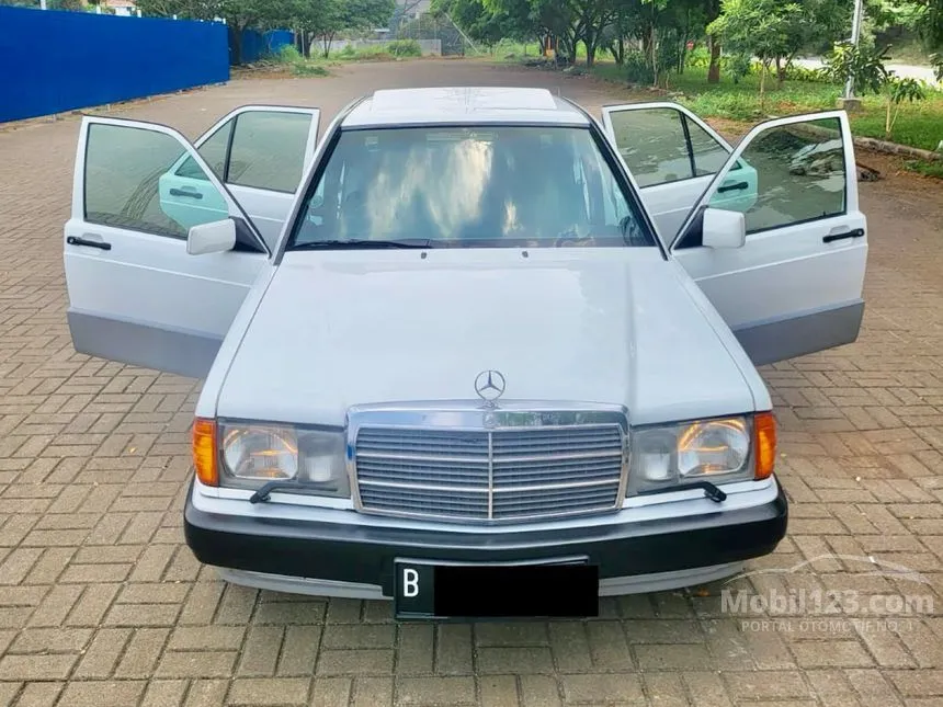 1986 Mercedes-Benz 190E W201 Sedan
