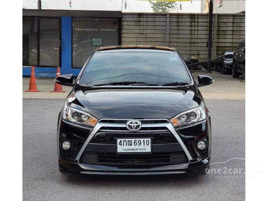 2015 Toyota YARIS G Hatchback