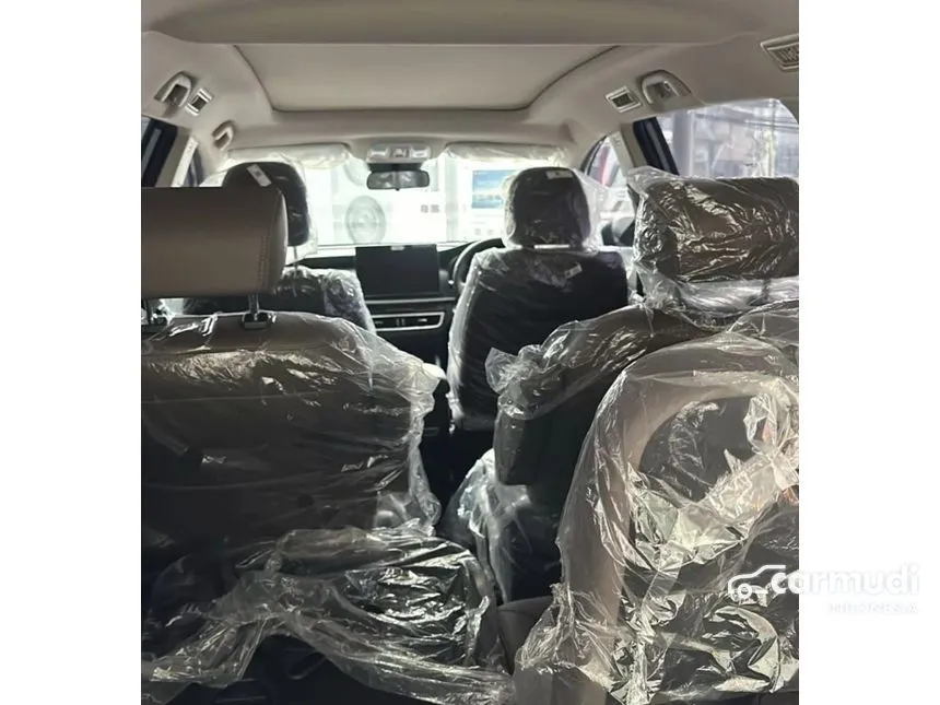 2025 BYD M6 Superior Captain 6-seater MPV