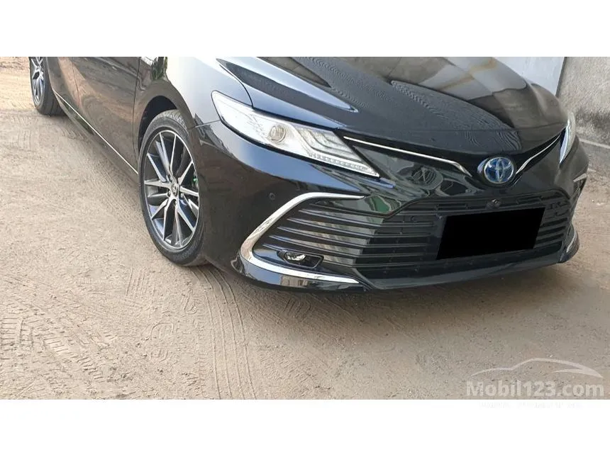 2022 Toyota Camry Hybrid Sedan