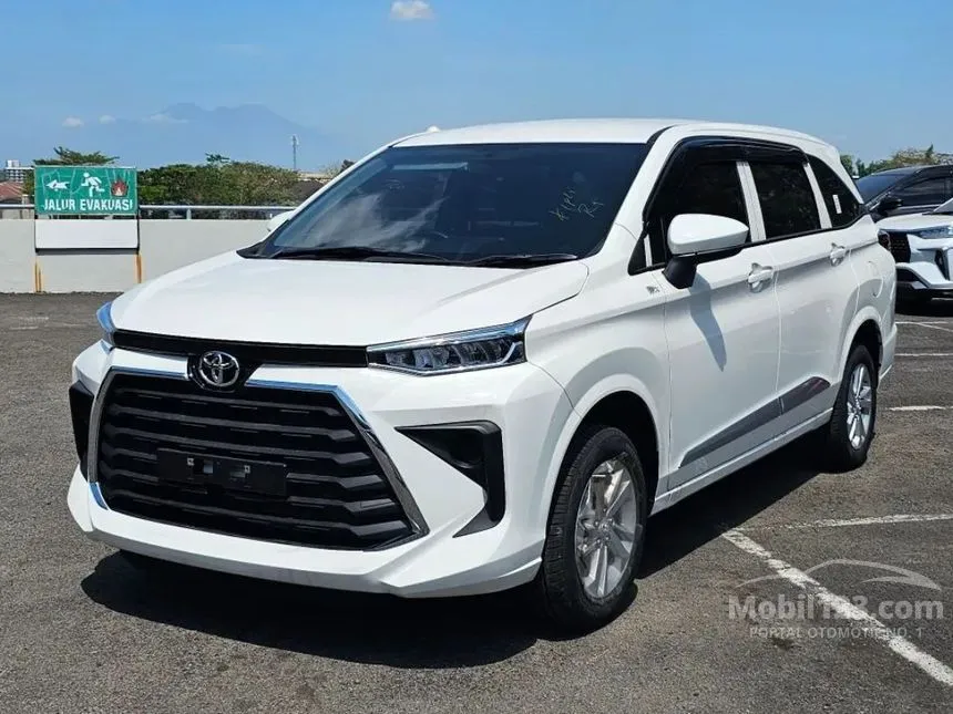 Jual Mobil Toyota Avanza 2024 E 1.3 di Jawa Timur Automatic MPV Coklat Rp 211.100.000
